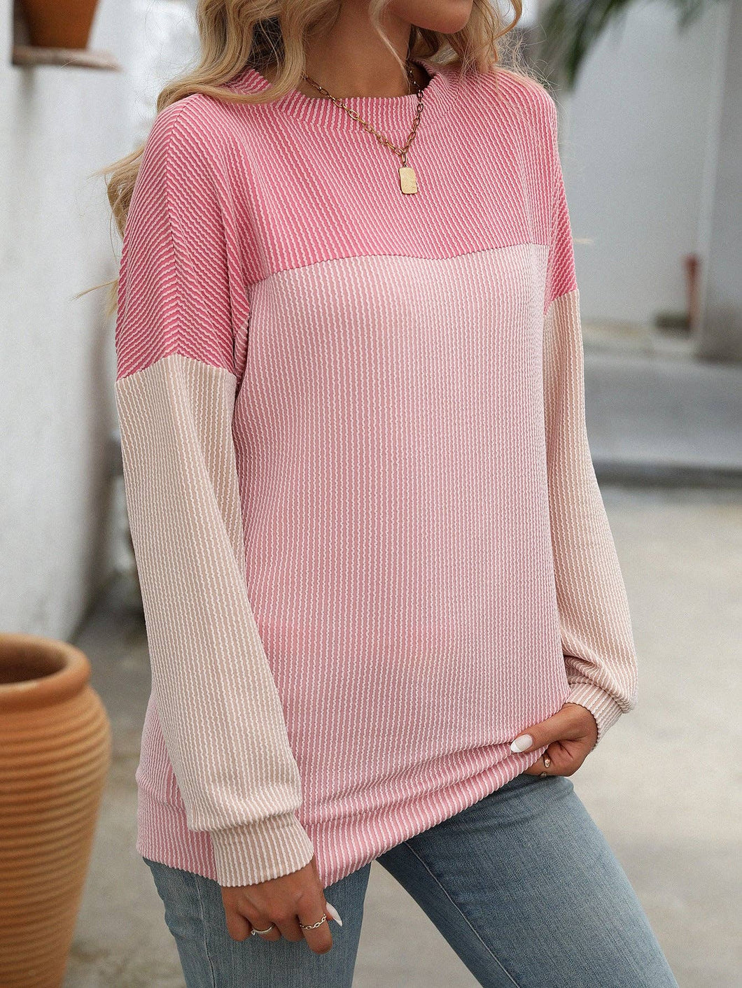 Crew Neck Twist Strip Color Matching Shirt
