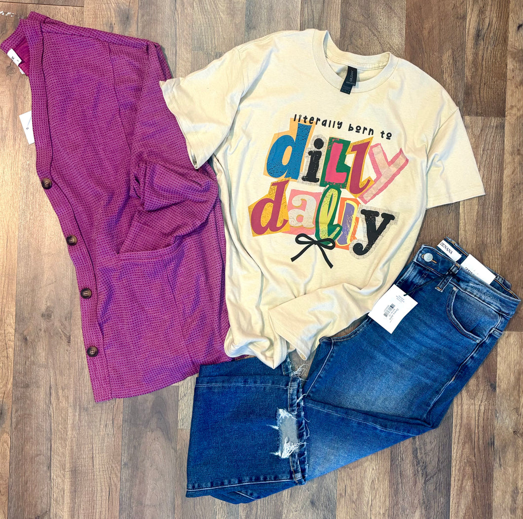 Dilly Dally tee