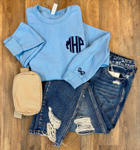 Scalloped Monogram with Bow Crewneck