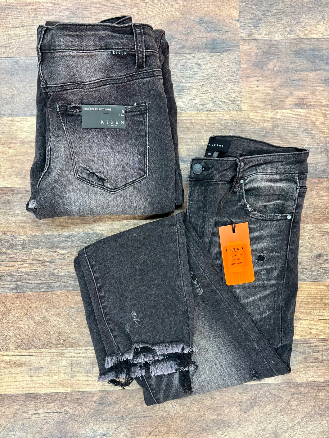 High Rise-Crop Girlfriend-Frayed Jeans