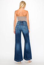 ULTRA HIGH RISE RELAXED FLARE JEANS